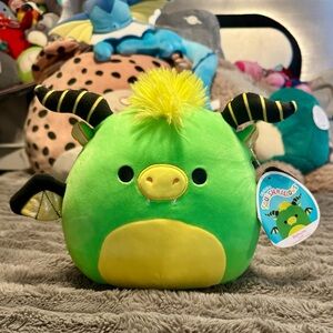 NWT Squishmallow Official Bethuna the Horned Dragon 8" Kellytoy Black Light